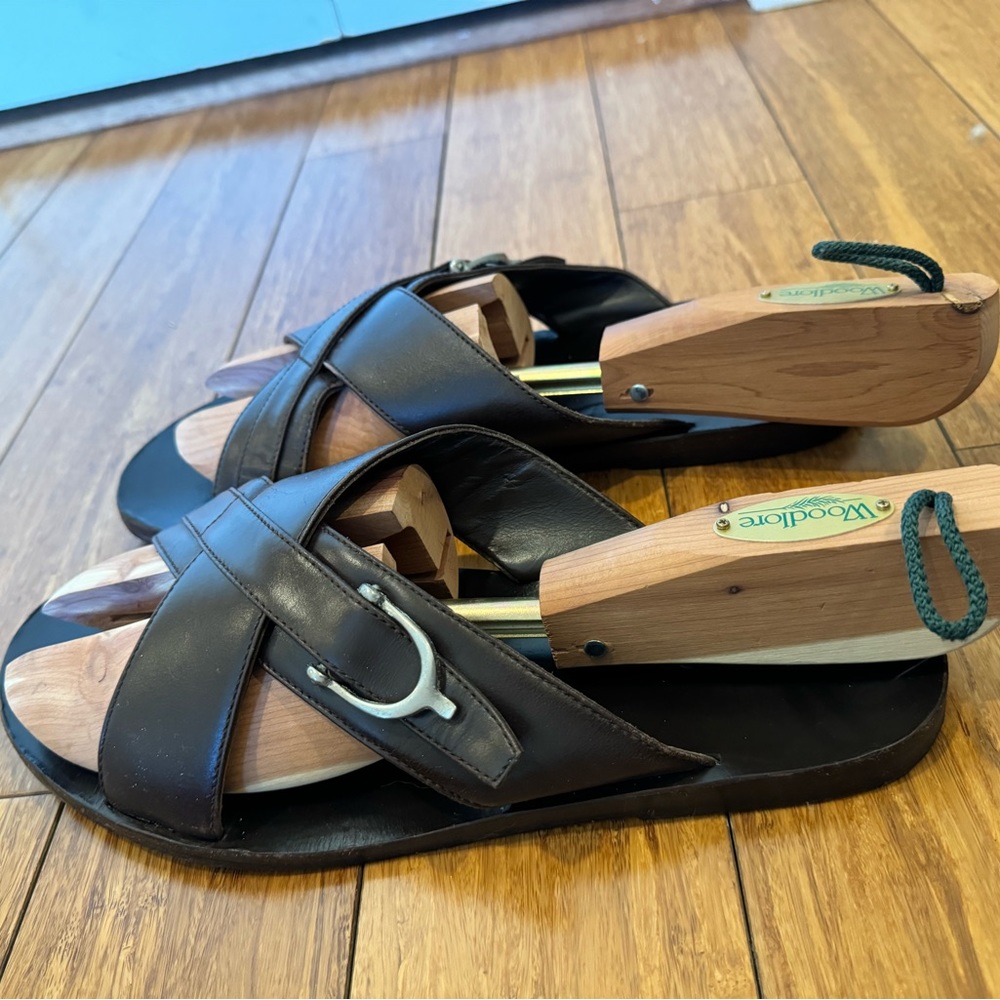 Gucci leather slides in brown size 9.5 great condition